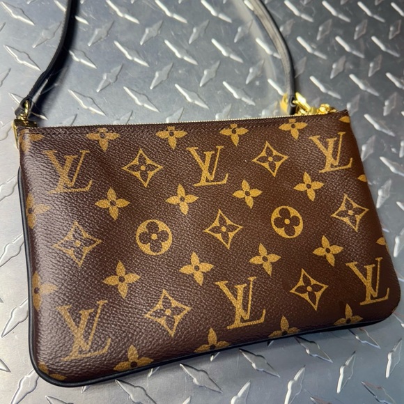 Louis Vuitton Reverse Monogram Giant Double Zip Pochette - Picture 2 of 10